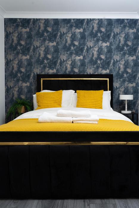 Duplex 2-Bed House with free Parking Near Greenwich O2 and city centre