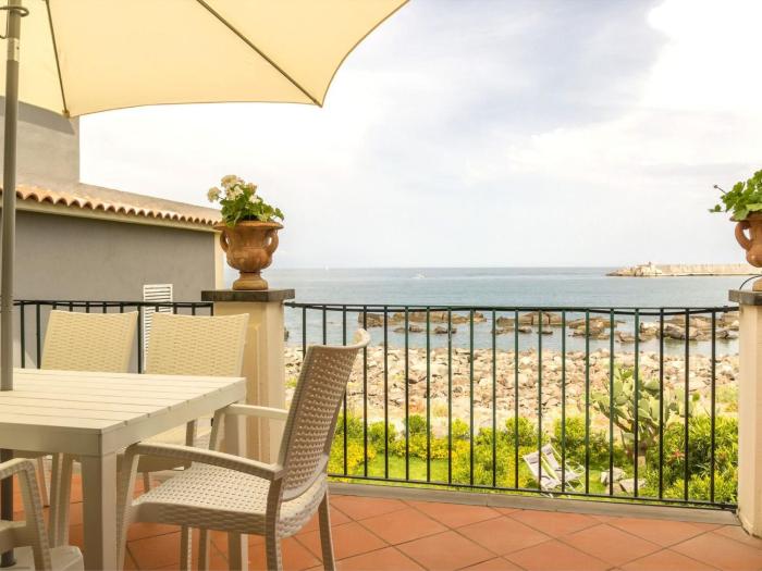 Apartment Wohnung in Riposto mit Terrasse by Interhome