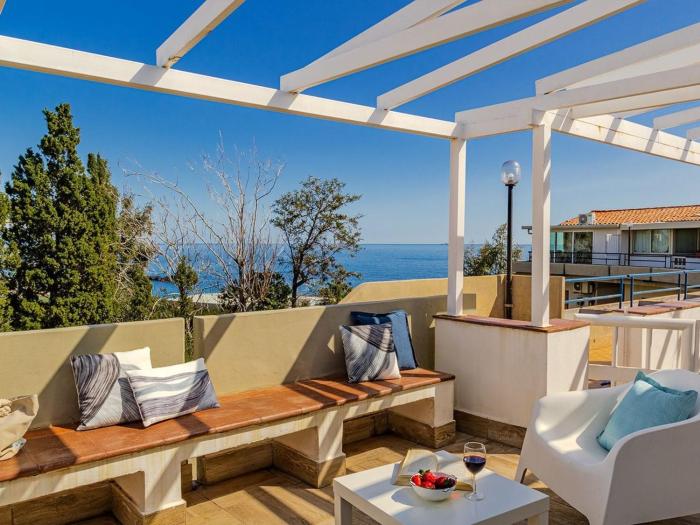 Apartment Naxos Loft Ferienwohnung mit Terrasse by Interhome