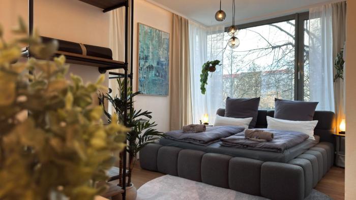 FAMARO-HOSTING I Wasserturm Suite I Prenzlauer Berg I 4-6 Personen