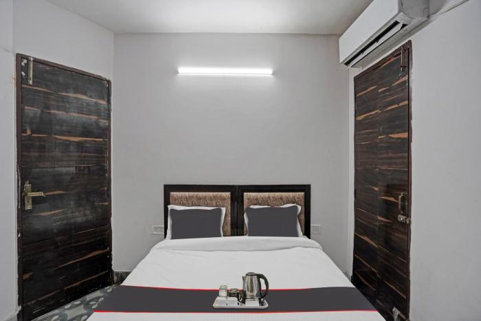 Hotel O SK Residency Rohini