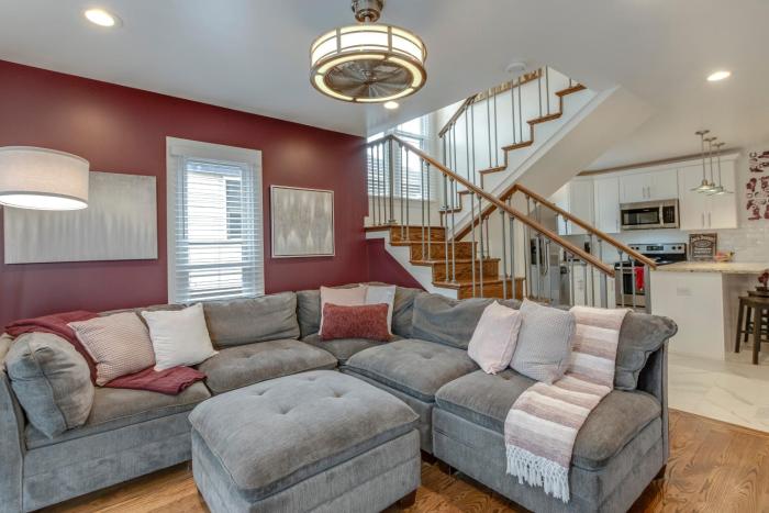 Steps from Vandy, live music-Downtown 9 mins away!