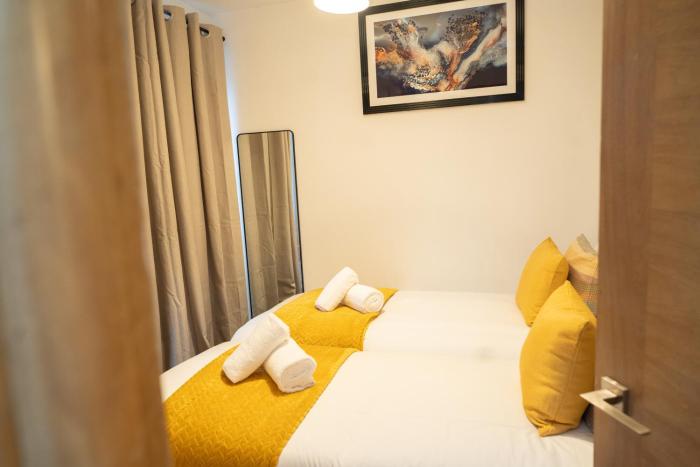 Modern 2-Bed Apartment Near Transport, Stadiums