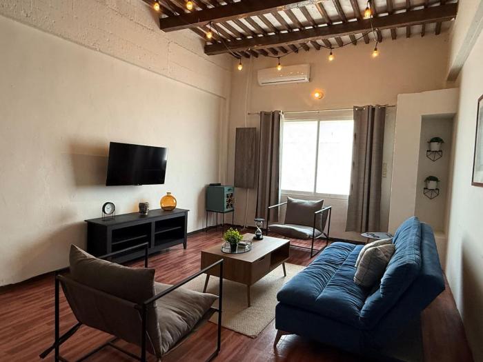 Stay Downtown Everything Within Walking Distance