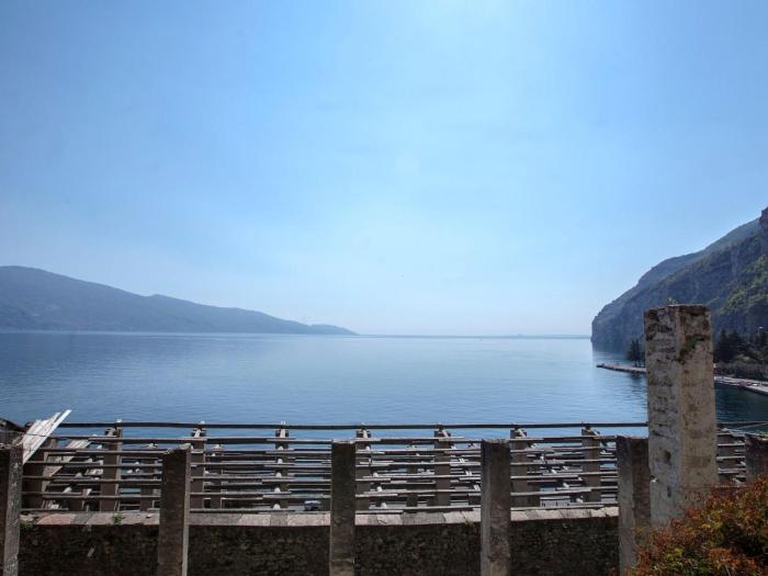 Apartment Clementina Romantisches Appartement mit Seeblick by Interhome