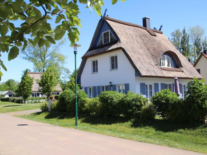Holiday Home mit Garten- Sauna- Kamin und Whirlpool by Interhome