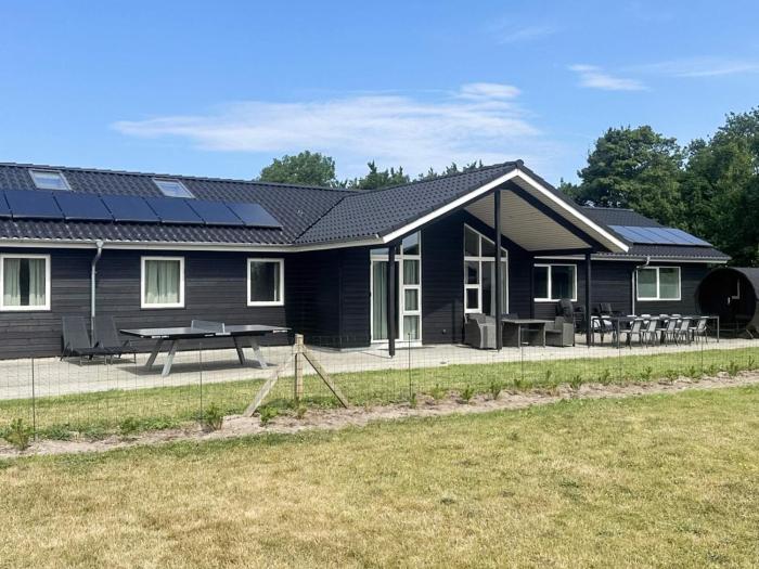 16 person holiday home in Rømø