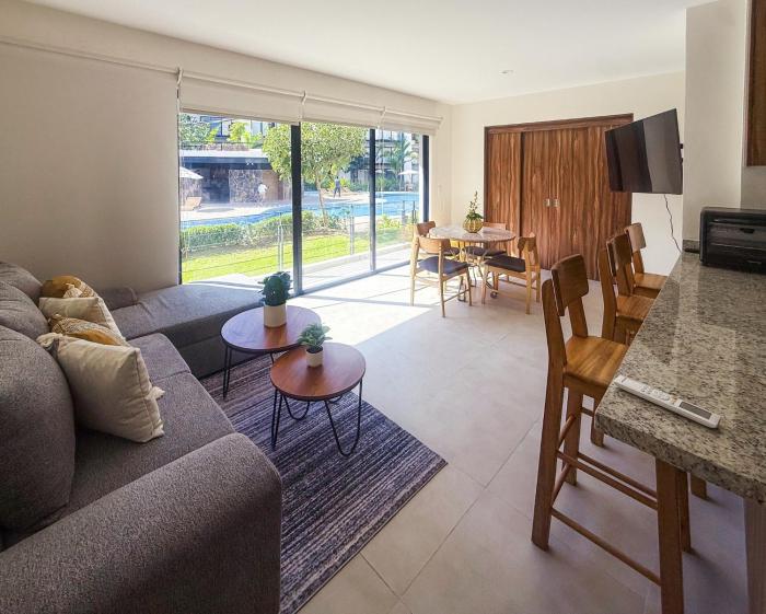 Puerto Vallarta Condominiums Apartment facing pool Security 24-7 Altea