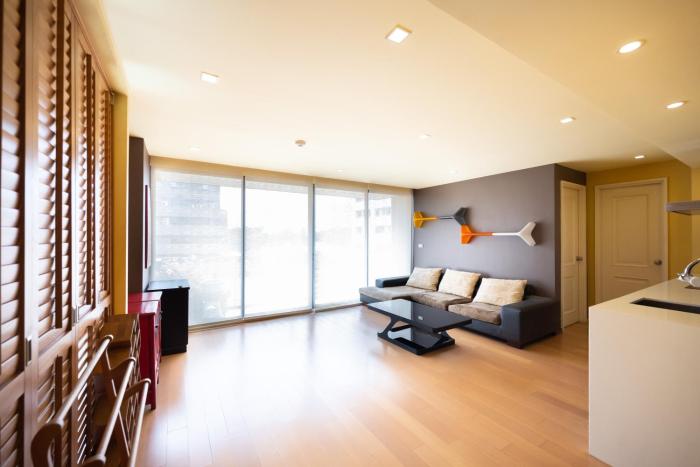 Beautiful 1 bed with huge Lumpini park view