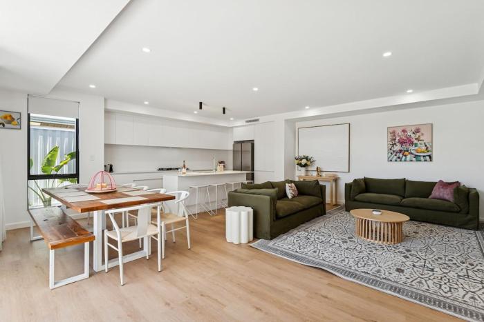 Spacious Modern Escape 4BR