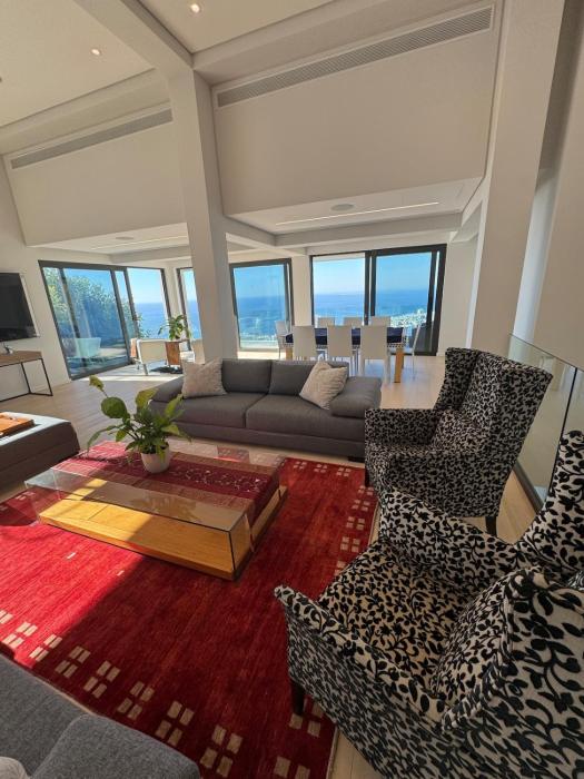 Leonidas Villa - Exclusive New Villa in Fresnaye