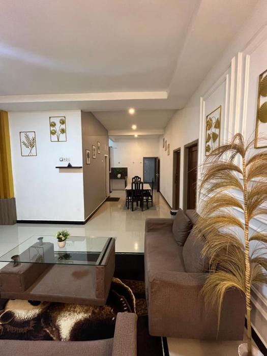 Golden Homestay Pronojiwo