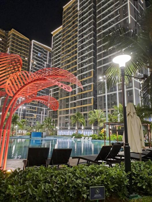 2BR-2BATH Fully Furnished Apartment, 5 min walk to Vincom Mega Mall