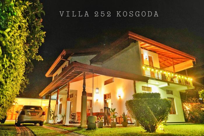 Villa 252 Kosgoda - Beach side stay & Tours