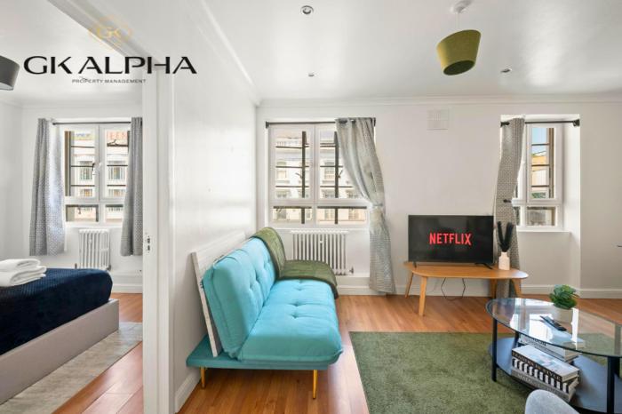 Elegant 2-Bedroom Apartment in Central London near Paddington station - Ultra Fast Wi-Fi, Workspace & Perfect for Business and Work Stays