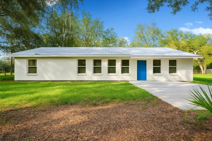 Blue Doors Residence between Disney and Tampa