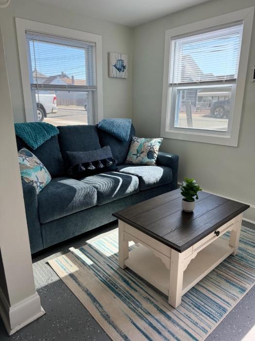 A Beachside Bliss 3BR Steps to Beach Free Parking Unit A