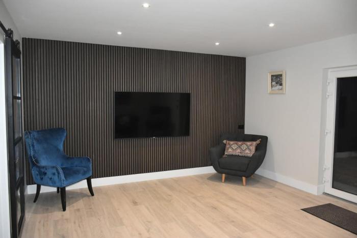 The Lodge New 2 Bedroom 1 Bathroom Luxury House