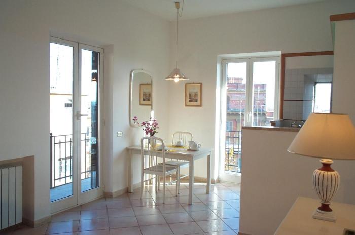 Rome Trastevere, Tiburzi 2, Balcony, Ideally Located!!!