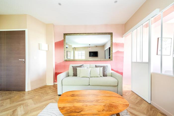 Designer & Air-Conditioned Apartment 2BR, Paris 17