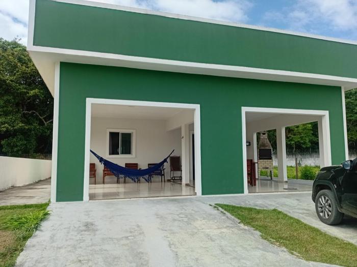 Casa espaçosa churrasqueira Wi-Fi há 2km do centro