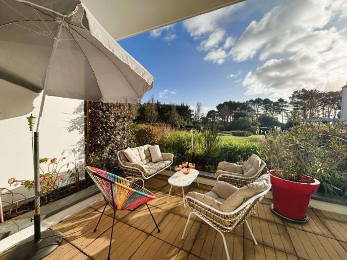 Bénodet: Appartement spacieux proche plage avec terrasse et parking sécurisé - FR-1-481-184