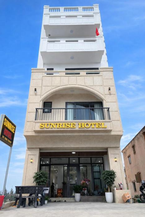 Sunrise Hotel Thiên Cầm