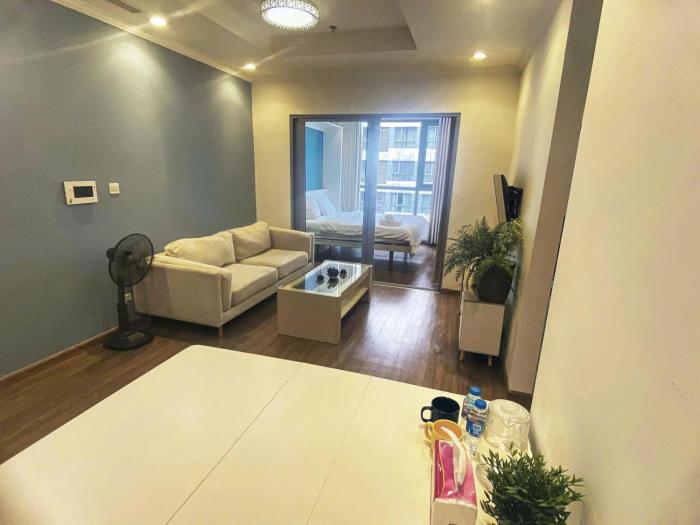 Hi-floor & Convenient 1BR Apartment in Times City