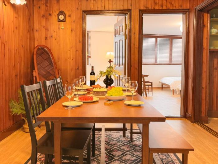 Seongsu Station Spacious 3BR House with 4 Beds