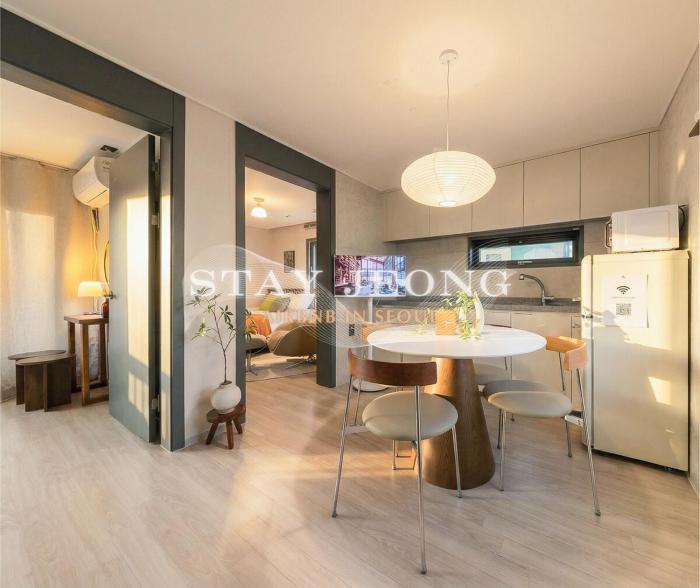 NEW #3Room4Bed #6People #free dryer, washing machine #Jongno #명동 #DDP #Hyehwa Station #Bukchon Hanok Village #Naksan Park #Family favorites #massage chair #hongdae