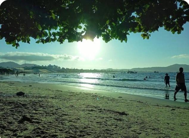 Apartamento 3 quartos - Praia dos Ingleses 600 m do Mar , WI-FI, Churrasqueira, Pet-friendly, Garagem Fechada