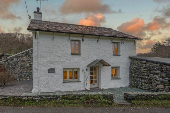 Scarr Head Cottage, detached stone cottage near Coniston, Lake District