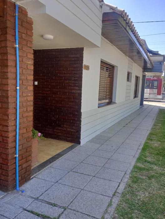 Casa con garaje por día