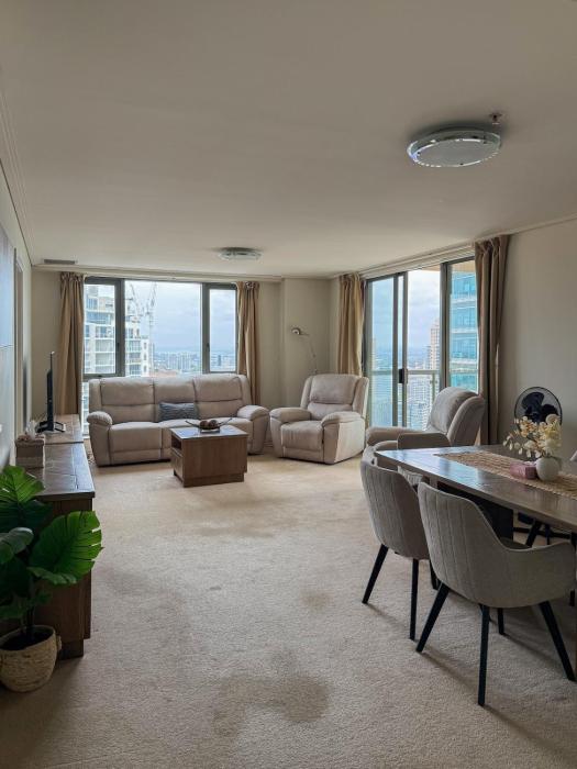 World Square Sydney CBD - Modern Spacious with Pool Gym & Sauna - TOP RATED ON BNB