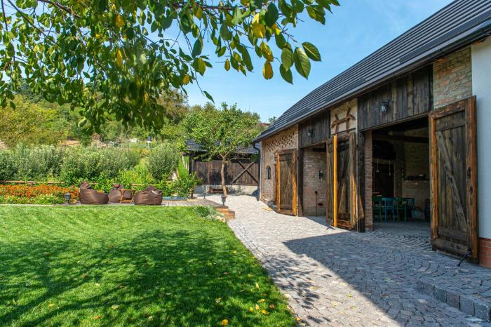 Pensiune Old Barn House