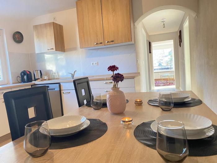 Gemütliche Wohnung mit Berg- und Waldblick