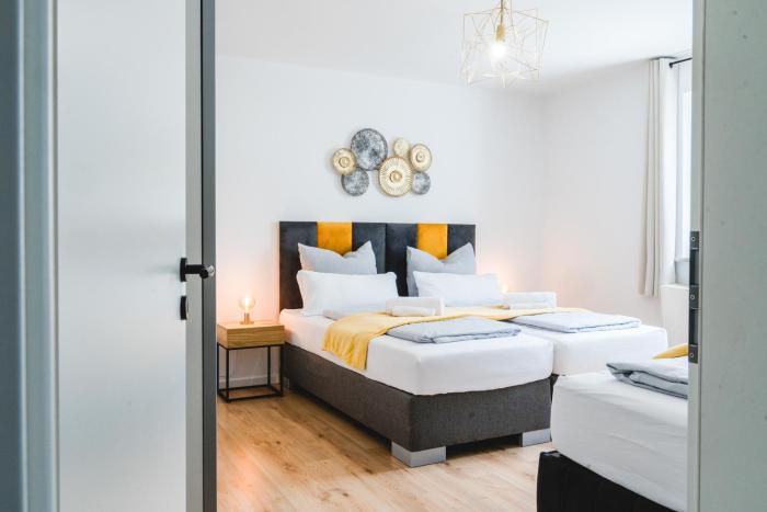 YAYstay - "Lux" I 65m2 I Bahnhof I Balkon I TV I Kaffee I Waschmaschine I Trockner