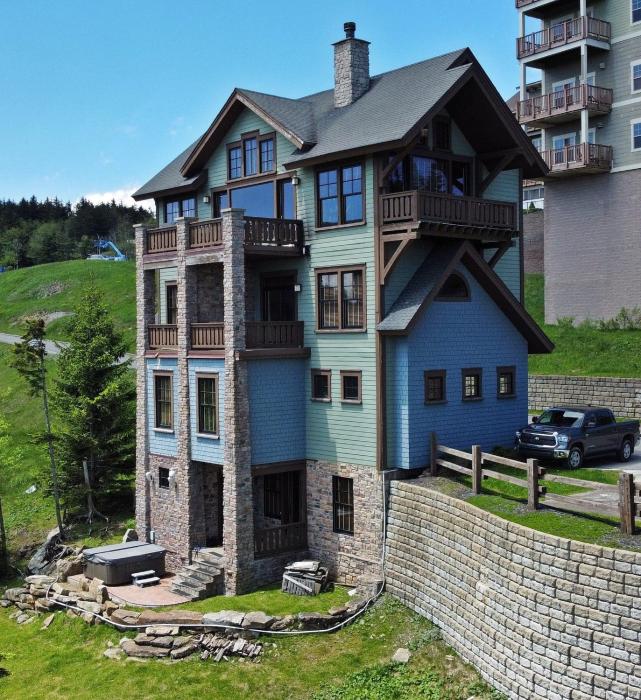 Slope side 8 BR at Sanctuary Majestic Mountain Top Estate 4800 square feet of quality sleeps 16