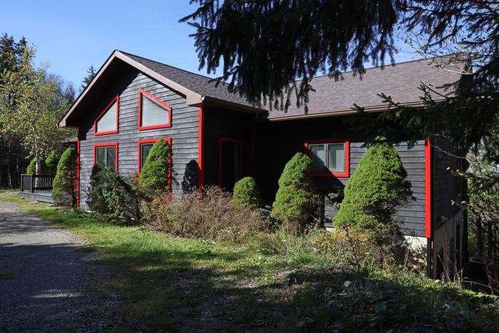 South West Ridge 72-153 5 Br: Large western views Private hot tub Wood fireplace