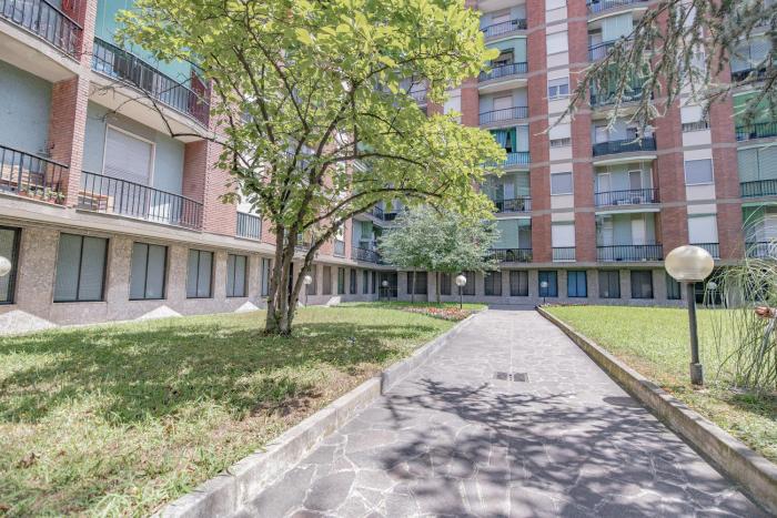 Stylish Apartment near Duomo, Near Metro, Balcony