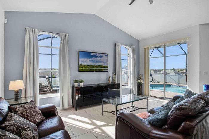 Orlando Disney 5BR Vacation Home, 2 Suites, Private Pool & Spa