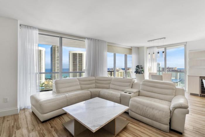 Luxury Oceanview Condo with Private Foyer at Beachwalk Resort