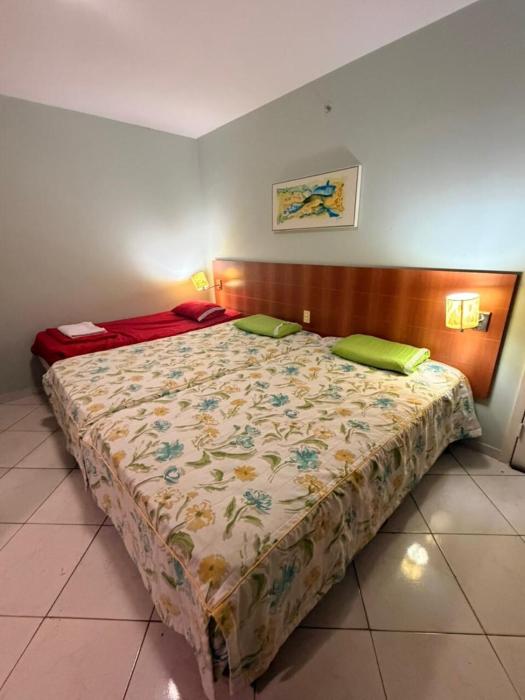 Apartment, heated pool, behind the Singapore mall