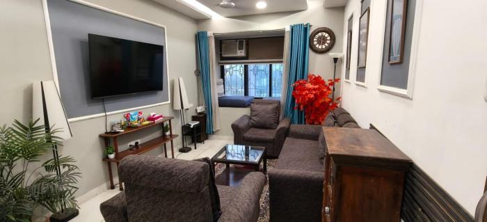 6th floor 1BHK Close to BKC