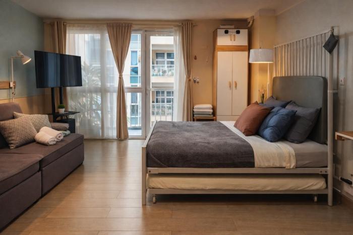 12e Spacious Cozy Suite at The Venice Mall with FREE Parking and Washing Machine