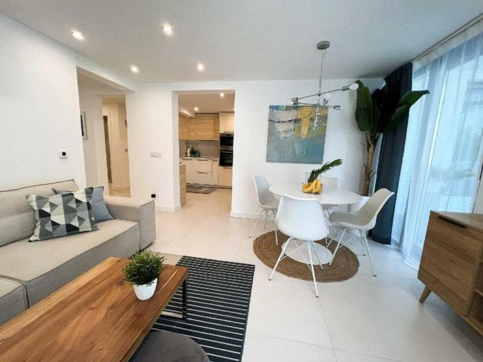 Seaside Retreat for Friends in Omi