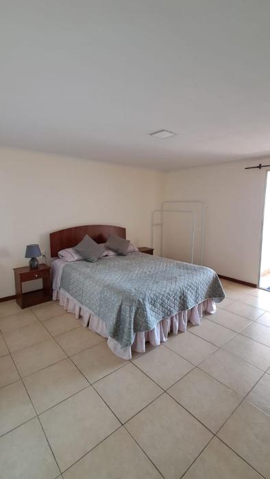 Amplio mini depto 6 o 7 Personas