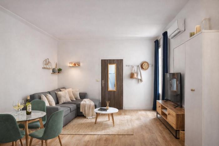 Studio Carré Or avec balcon