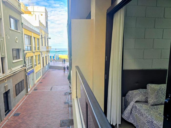 VV Claramar Playa 1B "by henrypole home"