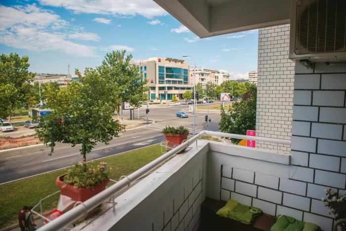 Apartment Arena White